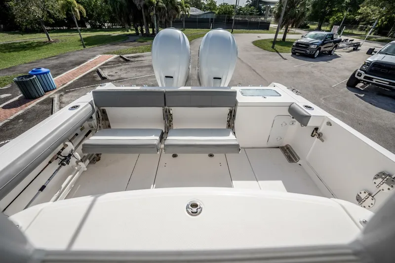 Slide: The Image of Everglades 335 Center Console 2021 - 44