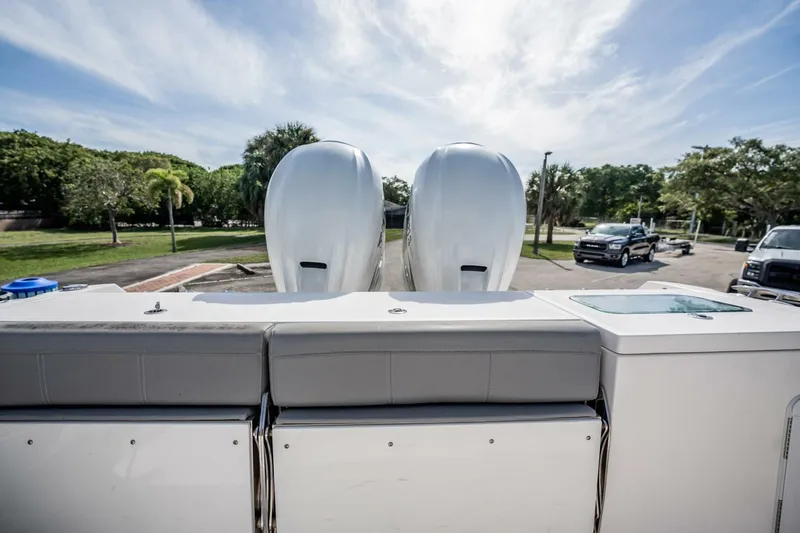 Slide: The Image of Everglades 335 Center Console 2021 - 46
