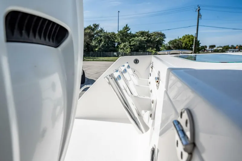 Slide: The Image of Everglades 335 Center Console 2021 - 48