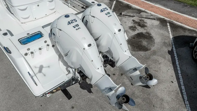 Slide: The Image of Everglades 335 Center Console 2021 - 49