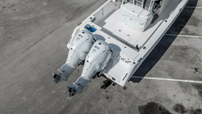 Slide: The Image of Everglades 335 Center Console 2021 - 53