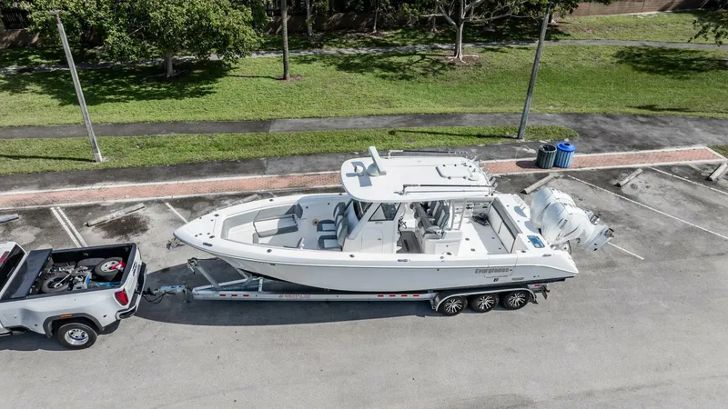 Slide: The Image of Everglades 335 Center Console 2021 - 59