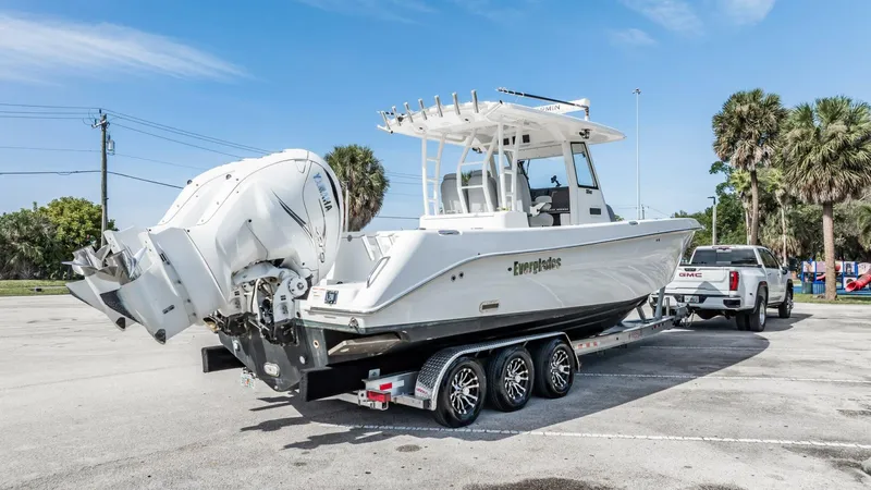 Slide: The Image of Everglades 335 Center Console 2021 - 61