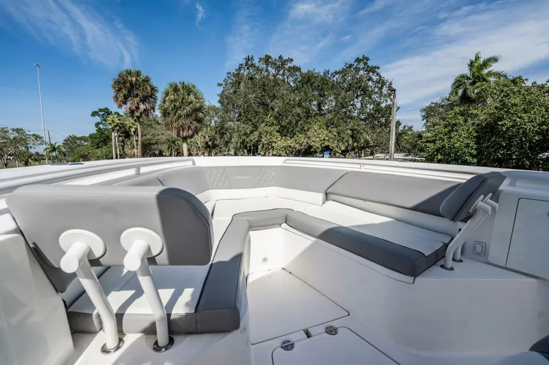Slide: The Image of Everglades 335 Center Console 2021 - 9
