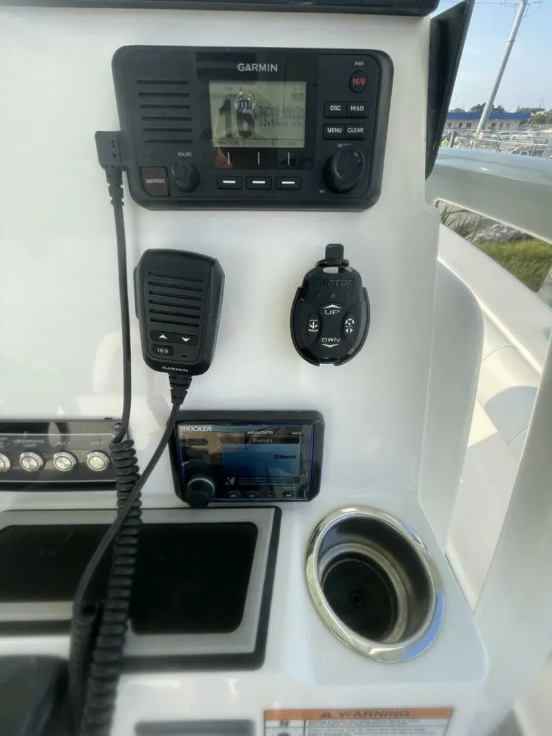 Slide: The Image of Sea Fox 248 Commander 2020 - 18