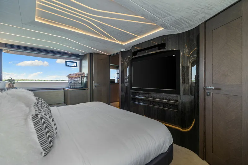 Slide: The Image of Galeon 680 FLYBRIDGE 2020 - 38
