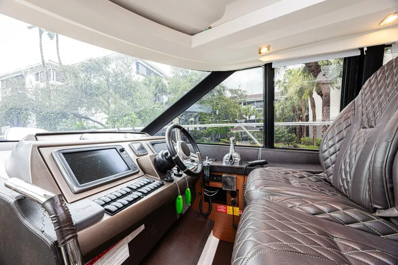 Slide: The Image of Prestige 550S 2013 - 15
