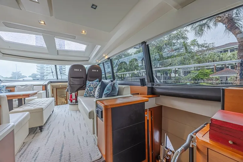 Slide: The Image of Prestige 550S 2013 - 18