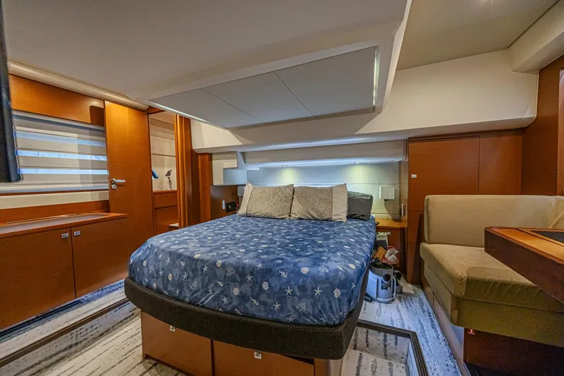 Slide: The Image of Prestige 550S 2013 - 25