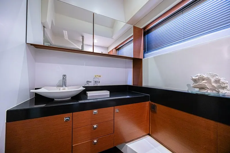 Slide: The Image of Prestige 550S 2013 - 28