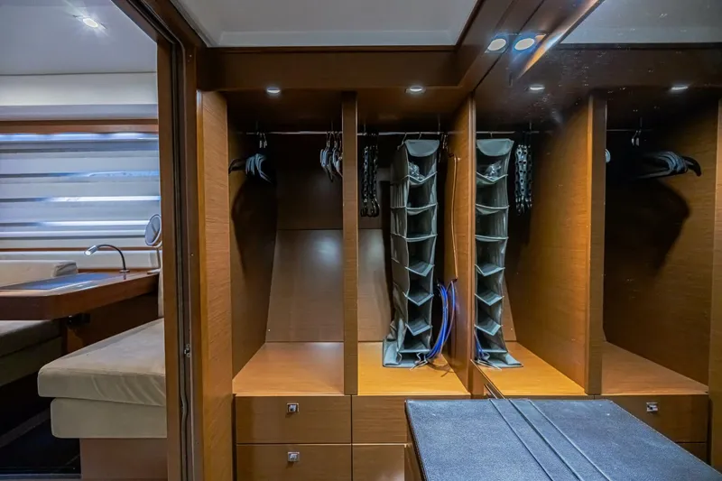 Slide: The Image of Prestige 550S 2013 - 30