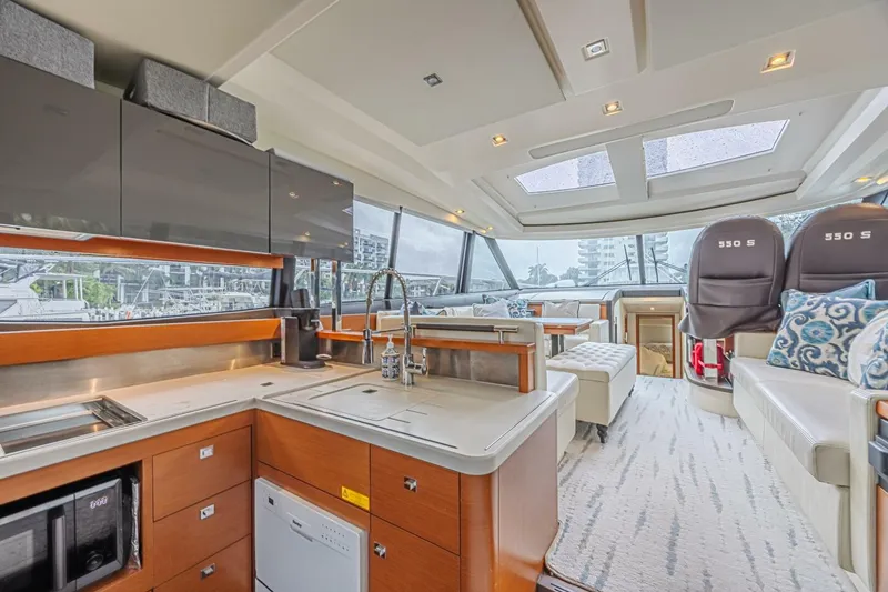 Slide: The Image of Prestige 550S 2013 - 8