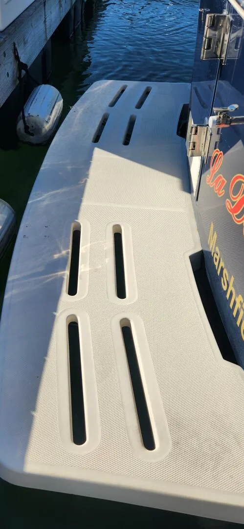 Slide: The Image of Mainship Pilot 30 2003 - 23