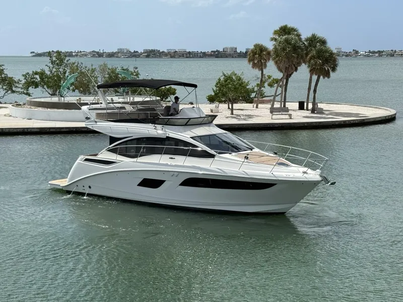 The Image of Sea Ray FLY 400 2018 - 0