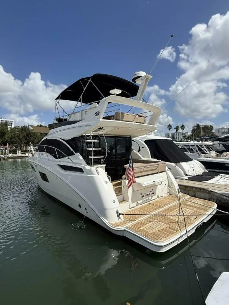 Slide: The Image of Sea Ray FLY 400 2018 - 10
