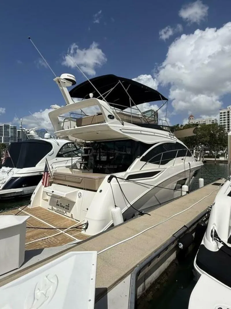 Slide: The Image of Sea Ray FLY 400 2018 - 8