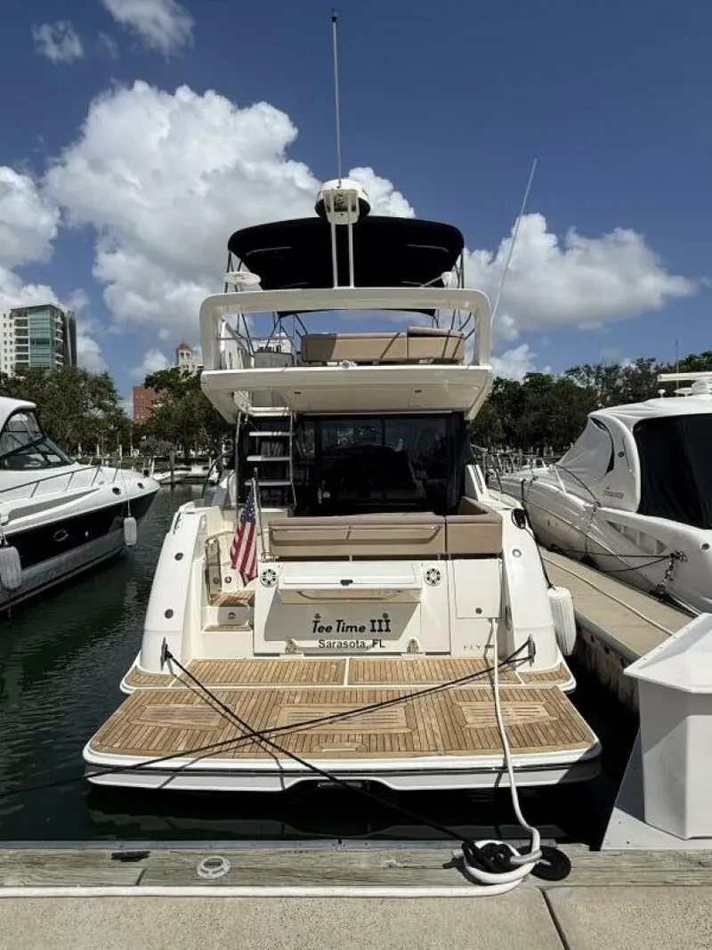 Slide: The Image of Sea Ray FLY 400 2018 - 9
