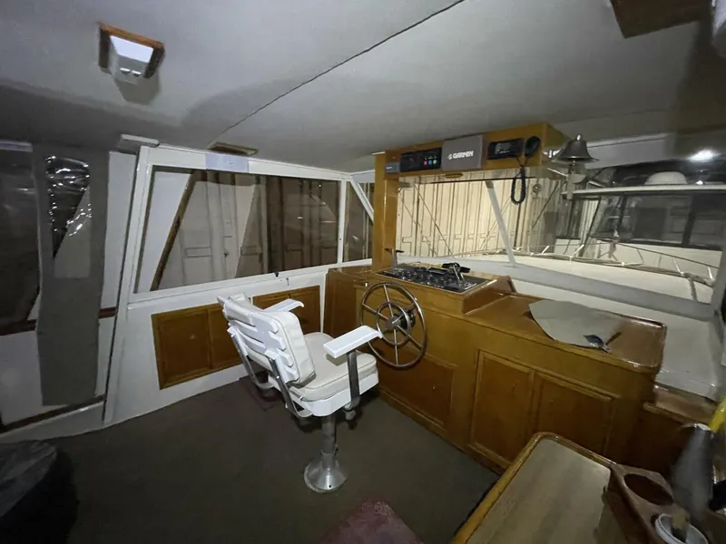 Slide: The Image of Egg Harbor 40 Motor Yacht 1986 - 20