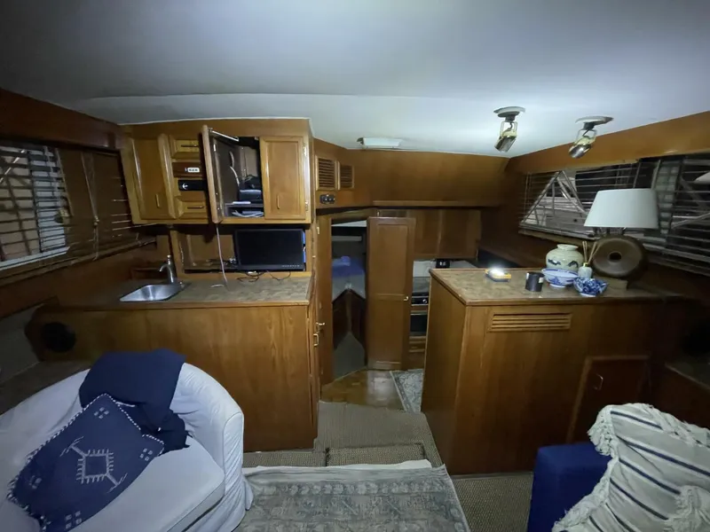 Slide: The Image of Egg Harbor 40 Motor Yacht 1986 - 32