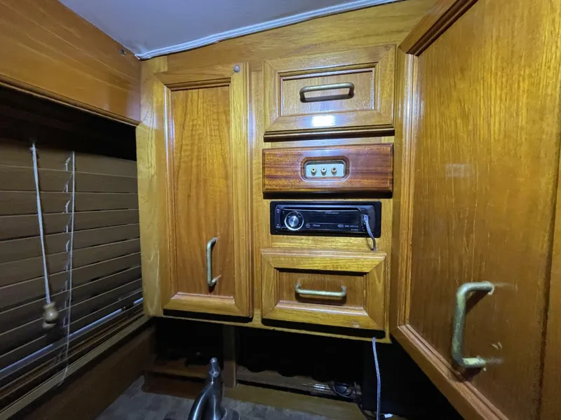 Slide: The Image of Egg Harbor 40 Motor Yacht 1986 - 35