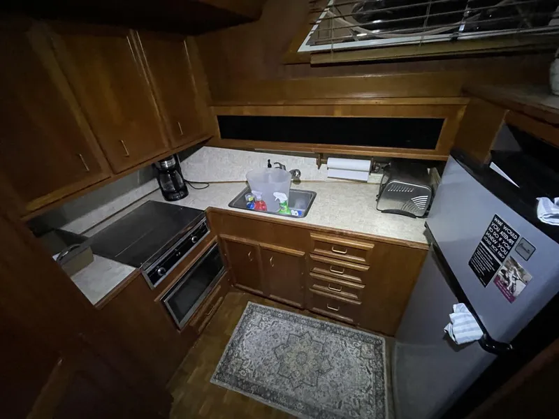 Slide: The Image of Egg Harbor 40 Motor Yacht 1986 - 36