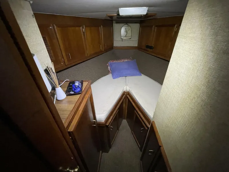Slide: The Image of Egg Harbor 40 Motor Yacht 1986 - 40