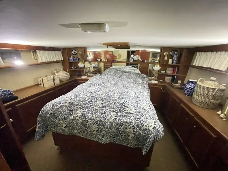 Slide: The Image of Egg Harbor 40 Motor Yacht 1986 - 46