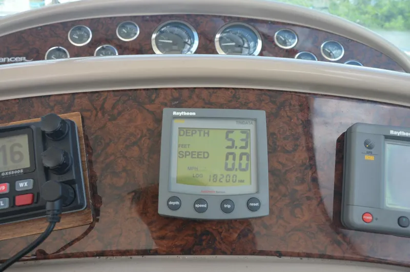 Slide: The Image of Sea Ray 460 Sundancer 2001 - 19