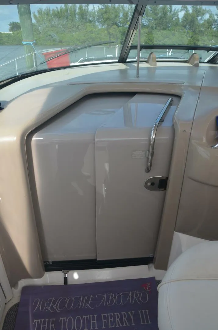 Slide: The Image of Sea Ray 460 Sundancer 2001 - 30