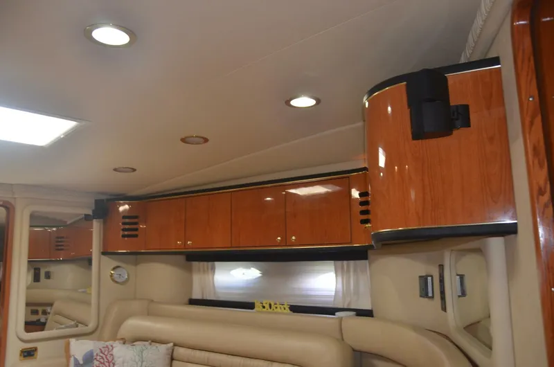 Slide: The Image of Sea Ray 460 Sundancer 2001 - 40