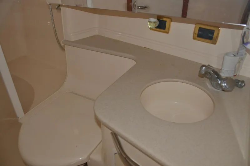 Slide: The Image of Sea Ray 460 Sundancer 2001 - 57