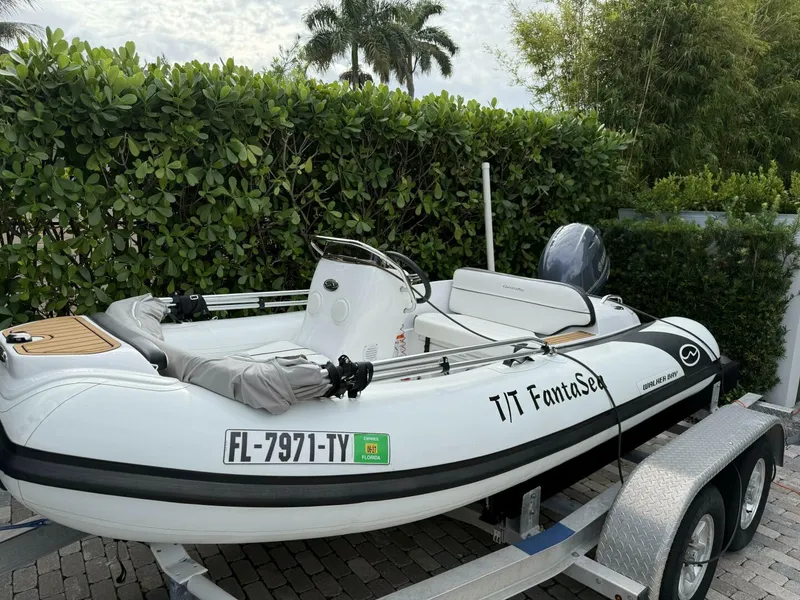 The Image of Walker Bay Generation 360 DLX 2024 - undefined