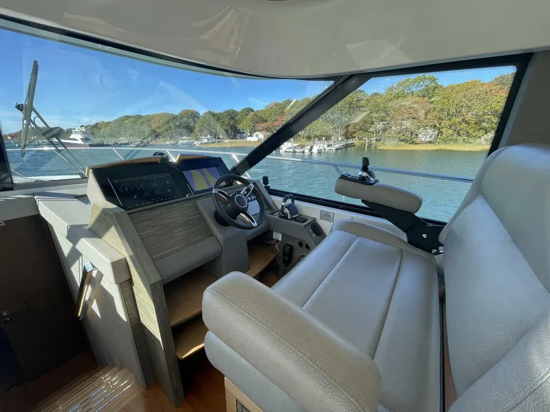 Slide: The Image of Tiara C53 Coupe 2020 - 12
