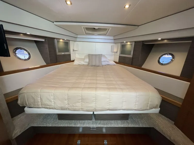 Slide: The Image of Tiara C53 Coupe 2020 - 15
