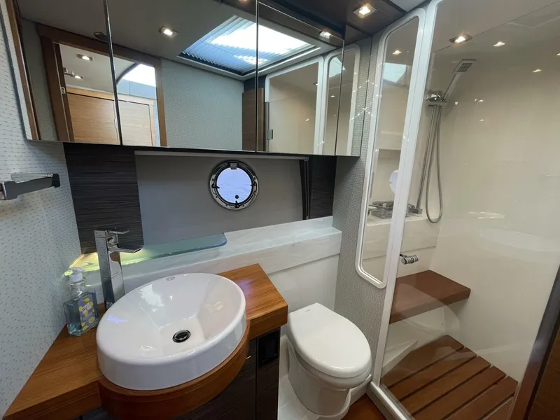 Slide: The Image of Tiara C53 Coupe 2020 - 16
