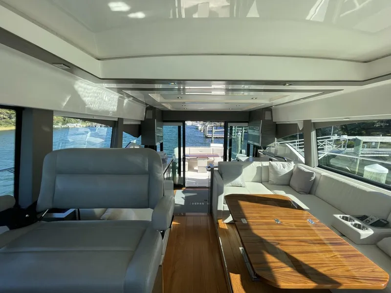 Slide: The Image of Tiara C53 Coupe 2020 - 23
