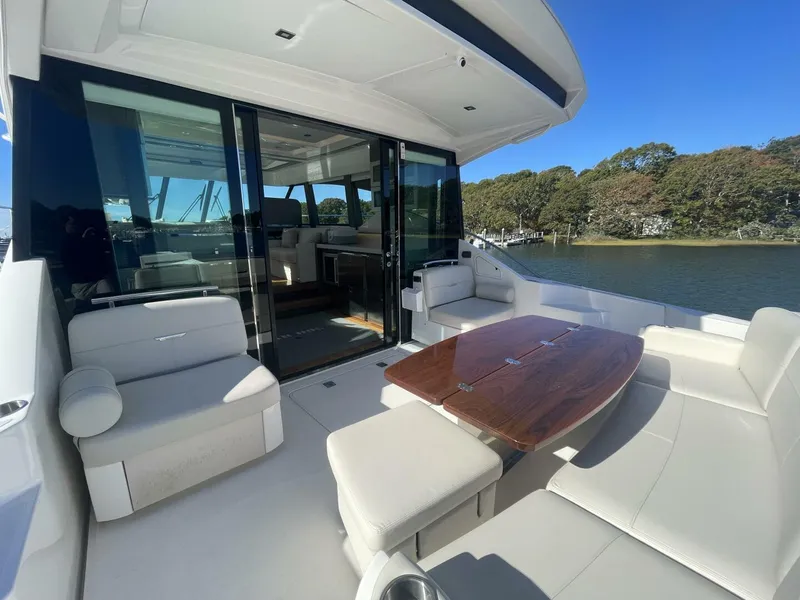 Slide: The Image of Tiara C53 Coupe 2020 - 3