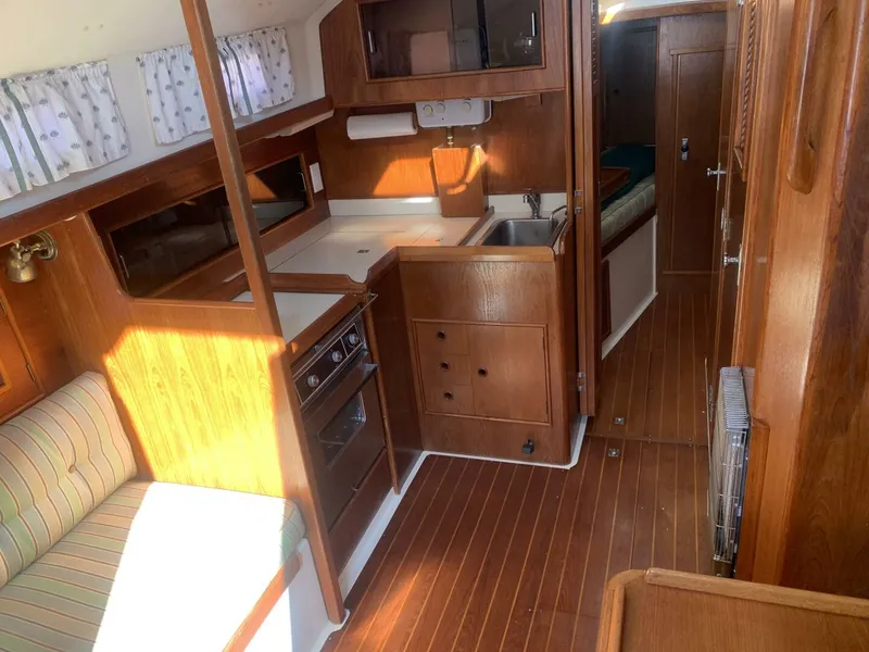 Slide: The Image of Nonsuch Ultra 30 1987 - 20