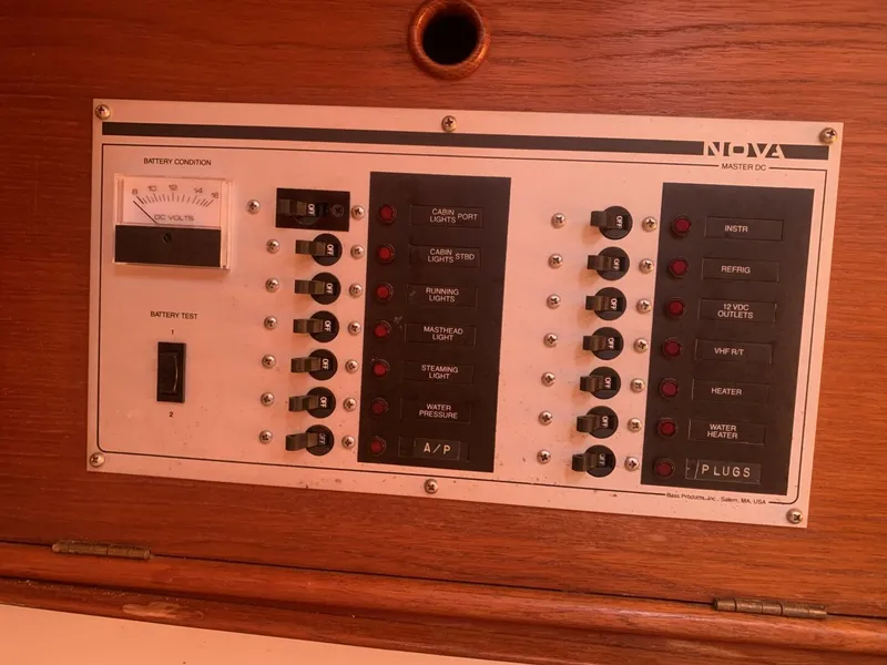 Slide: The Image of Nonsuch Ultra 30 1987 - 40