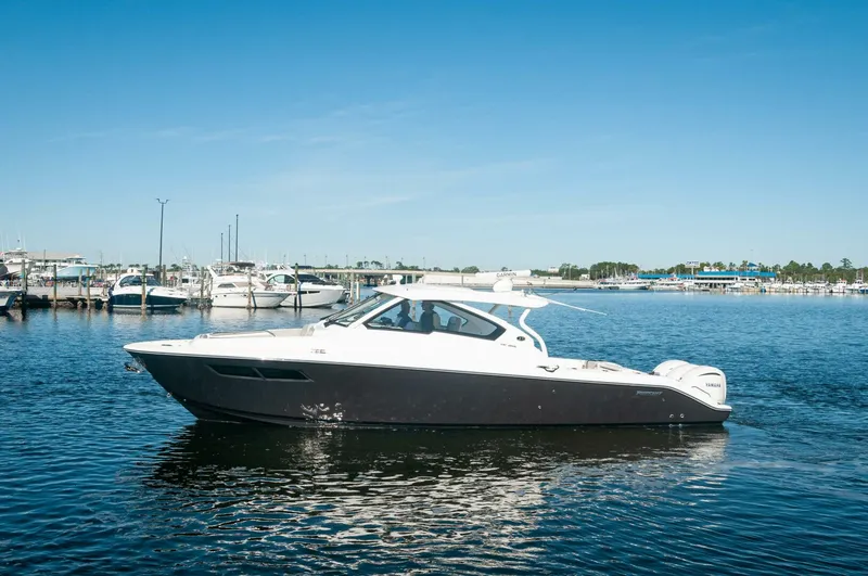 The Image of Pursuit DC 365 Dual Console 2023 - 0