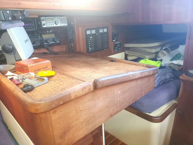 Slide: The Image of Pacific Seacraft Cutter 1989 - 14