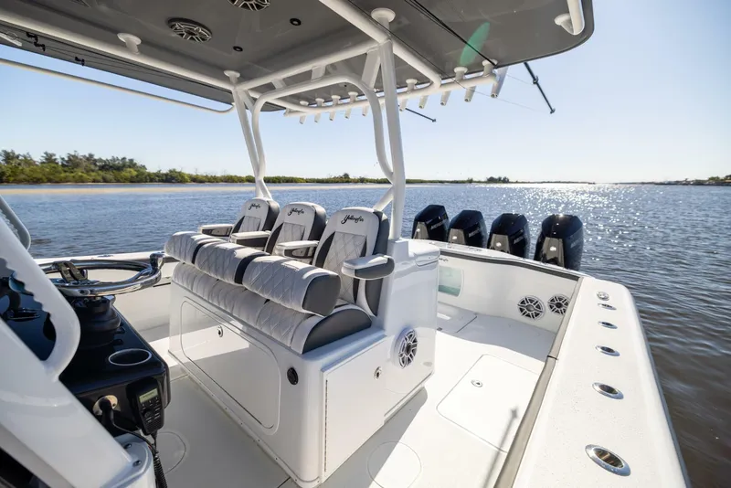Slide: The Image of Yellowfin 39 Offshore 2024 - 28