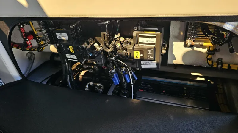 Slide: The Image of Nor-Tech 390 Sport Center Console 2024 - 46