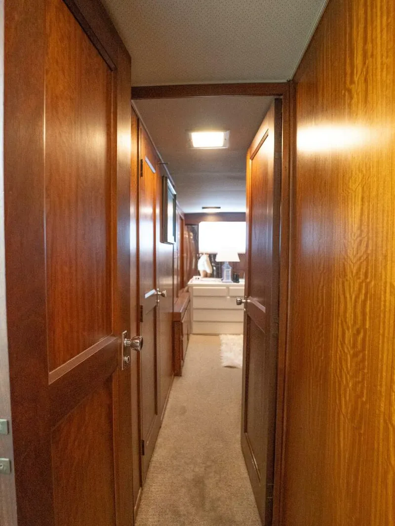Slide: The Image of Hatteras 58 Yacht Fisherman 1975 - 19