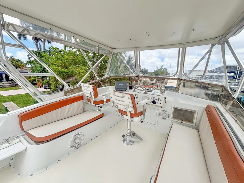 Slide: The Image of Hatteras 58 Yacht Fisherman 1975 - 28