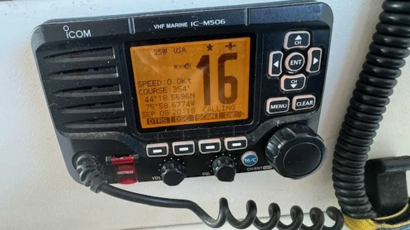 Slide: The Image of Mainship 34 Pilot 2000 - 11