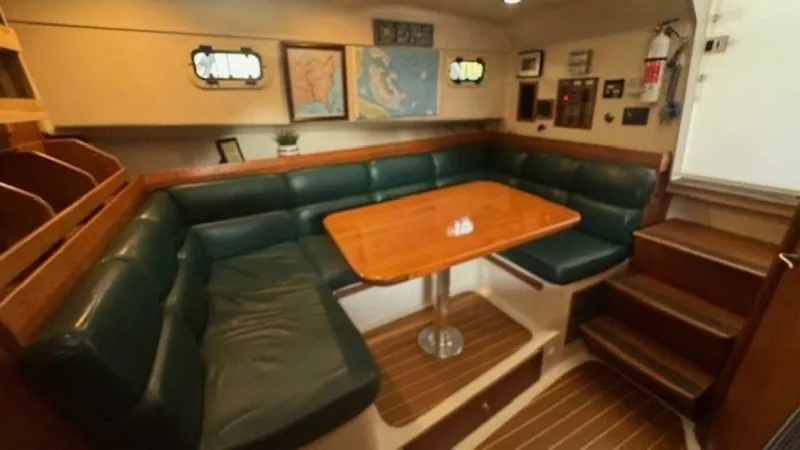 Slide: The Image of Mainship 34 Pilot 2000 - 14