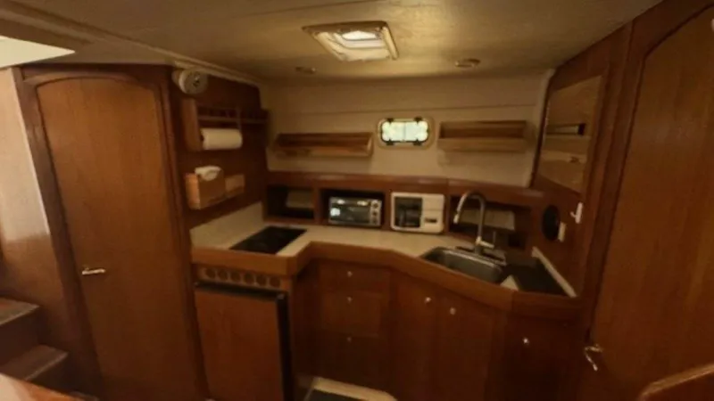 Slide: The Image of Mainship 34 Pilot 2000 - 16