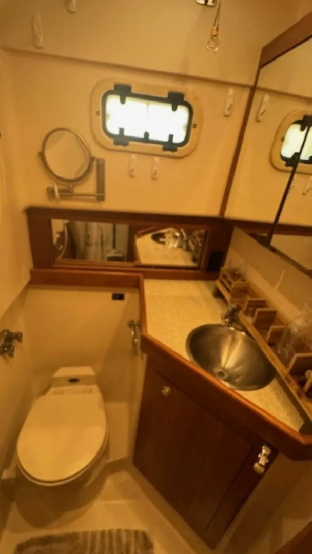Slide: The Image of Mainship 34 Pilot 2000 - 17
