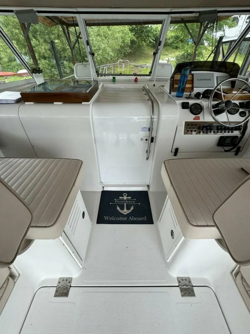 Slide: The Image of Mainship 34 Pilot 2000 - 4